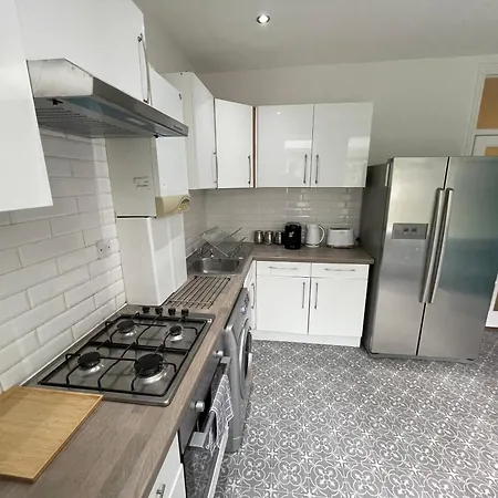 E10 Short Stay Apartment Лондон Экстерьер фото