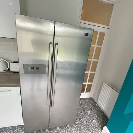 E10 Short Stay Apartment Лондон Экстерьер фото